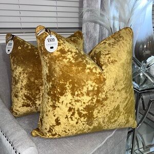 1-NET CALLISTO HOME VELVET DECORATIVE PILLOWS (Read description for details)